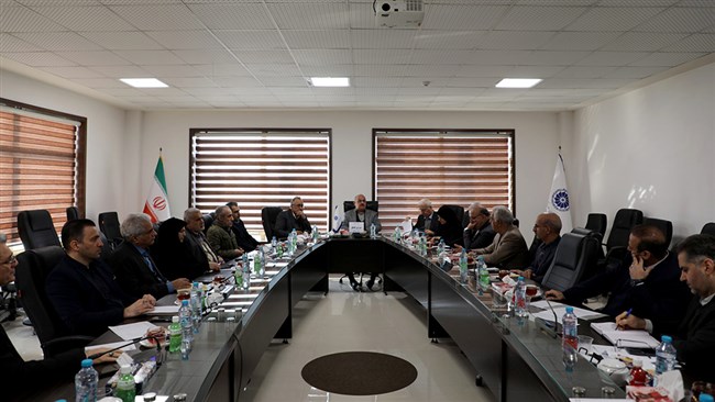 رئیس کمیسیون کشاورزی، آب و منابع طبیعی اتاق ساری با اشاره به بهانه‌تراشی برخی بانک‌ها در قبال وثایق بانکی مانند محل اجرای طرح، آن را مغایر با حمایت از تولید دانست و خواستار توجه بانک‌ها به ارزش و اهمیت واحدهای تولیدی شد.