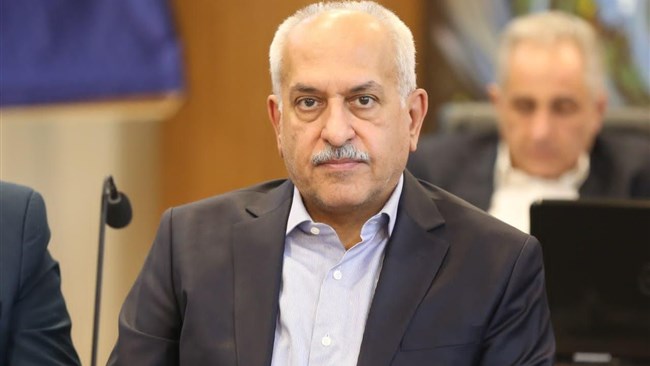 عضو هیئت رئیسه اتاق ایران تاکید کرد: دولت برای تحقق هدفگذاری برنامه هفتم جهت کوچک‌سازی سالانه پنج درصدی دولت، نیاز به تغییر دست فرمان دارد.