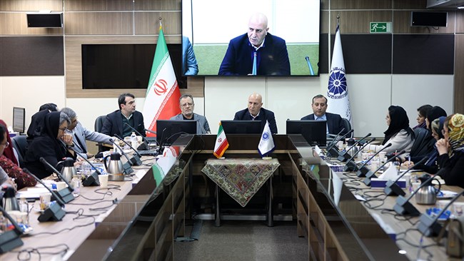 ابوالفضل روغنی دبیرکل اتاق ایران در نشست دبیران و مسئولان روابط عمومی تشکل‌های اتاق ایران با نگاهی به وضعیت پیچیده اقتصادی کشور، دریافت دیدگاه‌های کارشناسی و علمی تشکل‌ها برای ارائه به سیاست‌گذاران کشور را ضروری خواند.