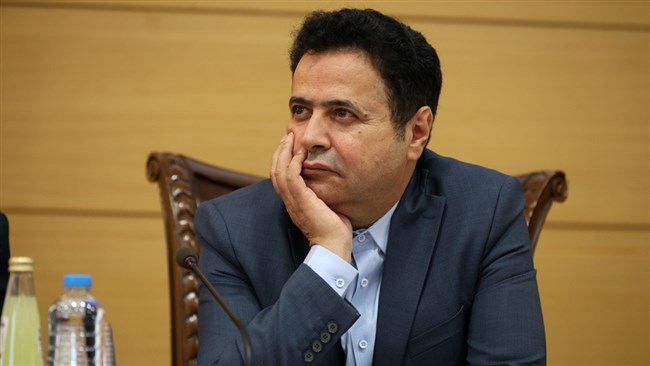 حسین پیرموذن نایب‌رئیس اتاق ایران اقدام دولت برای تک‌نرخی شدن ارز را ضرورتی راهبردی توصیف کرد که یکی از شروط توفیق آن حمایت کامل و متناسب با شرایط روز اقتصادی از دهک‌های پایین جامعه است.