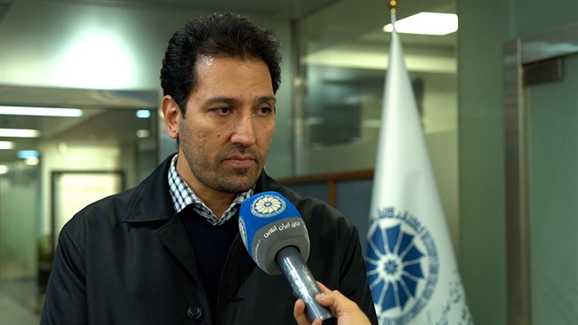 رشید عزیزپور، رئیس کمیسیون صنایع غذائی اتاق ایران با اشاره به ضرورت تامین سرمایه درگردش واحدها پس از حذف ارز ترجیحی،خواستار حذف سهمیه‌بندی ثبت سفارش‌، سقف و سابقه برای واردات و تامین نیازهای اساسی مردم شد.