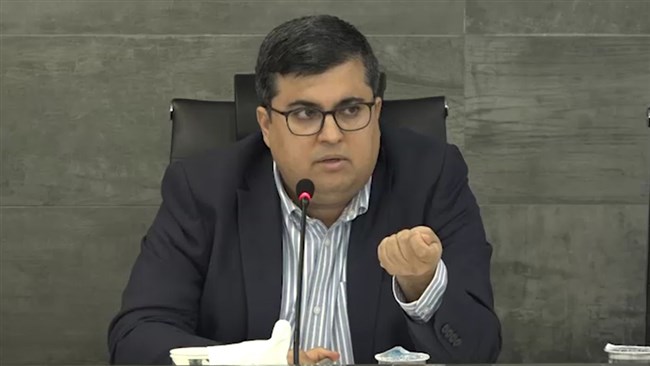 آرش علوی عضو کمیسیون صادرات اتاق ایران با تأکید بر مشکل نقدینگی بنگاه‌ها، گفت: سیاست‌های انقباضی نظام بانکی، تثبیت نرخ بهره و گسترش وام‌های تکلیفی، دسترسی صنایع به منابع مالی را محدود کرد.