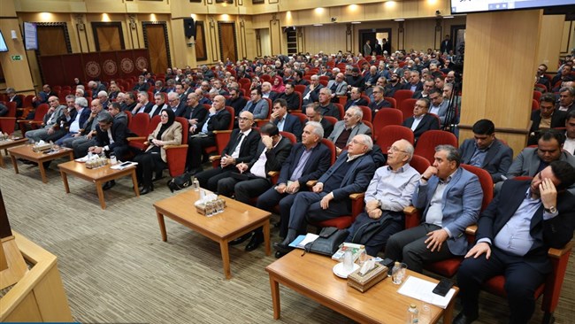 اعضای هیات نمایندگان اتاق ایران در سی‌امین نشست دوره دهم که جلسه پایانی در سال 1404 هم بود، بیانیه‌ای با تأکید بر لزوم اصلاح ساختار حکمرانی اقتصادی کشور تصویب کردند.