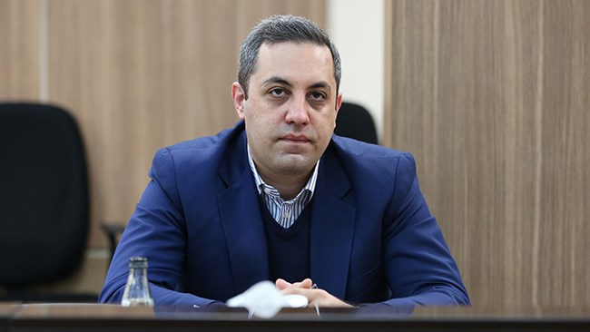 پرهام رضایی رئیس اتاق کرج گفت: بی‌ثباتی قوانین و سیاست‌های اقتصادی کشور موجب شده فعالان بخش خصوصی از سرمایه‌گذاری و تصمیم‌گیری بلندمدت خودداری کنند و رشد اقتصادی کشور در حالت تعلیق باقی بماند.