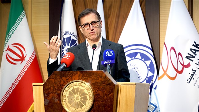 رئیس مرکز پژوهش‌های اتاق ایران، گفت: جامعه‌ای که بتواند به دور از شوک‌های سخت خود را بازیابی کند می‌تواند ادامه دهد. تاب‌آوری، تعهد به این مفهوم است که منافع و پایداری بلندمدت را فدای منافع کوتاه‌مدت نکنیم.