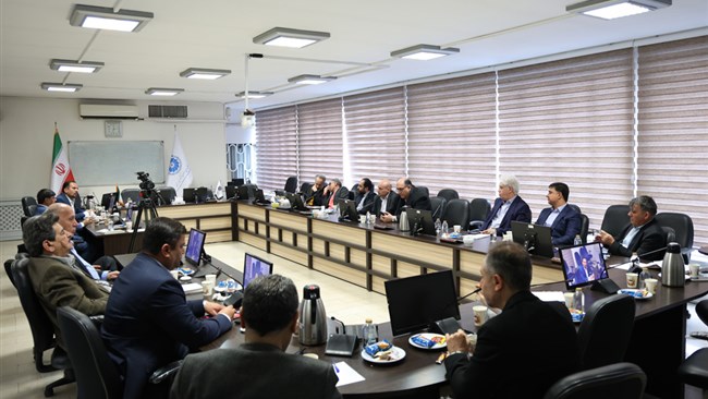 در نشست اخیر کمیسیون خدمات فنی مهندسی و احداث اتاق ایران درباره چالش جدی پیمانکاران با مسئله تأمین سرمایه در گردش صحبت و بهترین راهکار برای تأمین نقدینگی لازم، استفاده از LC داخلی پیشنهاد شد.