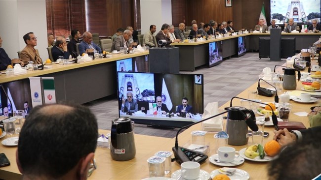 در نشست شورای گفت‌گوی هرمزگان، فعالان صنفی به تشریح مشکلات پیش روی خود از جمله تعدد عوارض دولتی، فشار ناشی از نوسانات ارزی و دغدغه‌های مرتبط با مالیات بر ارزش افزوده پرداختند.