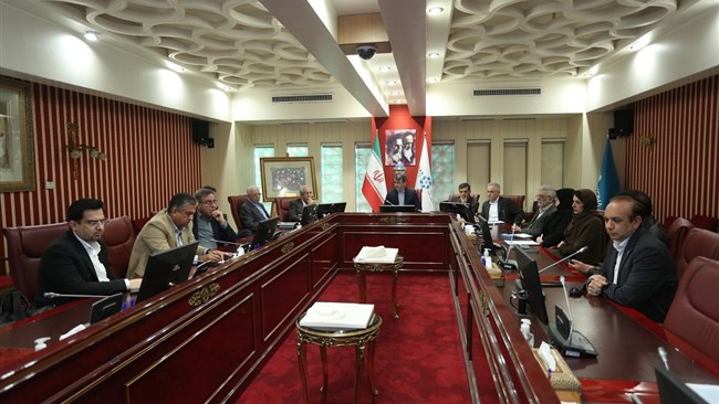 در نشست هیات نمایندگان اتاق اصفهان، اعضا بر شفافیت، برنامه‌محوری و استفاده بهینه از منابع تأکید کردند تا مسیر توسعه پایدار اقتصادی و بهره‌وری نیروی کار هموار شود.