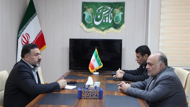 رئیس اتاق ایلام در نشست با رئیس نمایندگی وزارت امور خارجه در استان با تاکید بر ظرفیت اقتصادی مرز بین المللی مهران خواستار سهولت در مراودات تجاری بین تجار ایرانی و طرف عراقی شد.