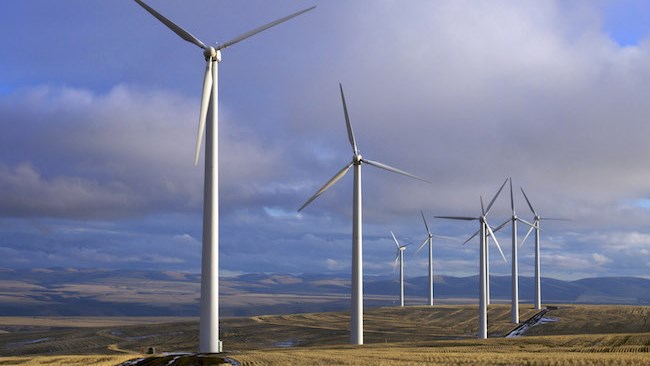 دولت تاجیکستان در نظر دارد تا سال ۲۰۳۰ ظرفیت انرژی بادی را به ۲ گیگاوات برساند و تخمین می‌زند که این کشور می‌تواند تا ۴.۴ گیگاوات ظرفیت باد میزبانی کند.