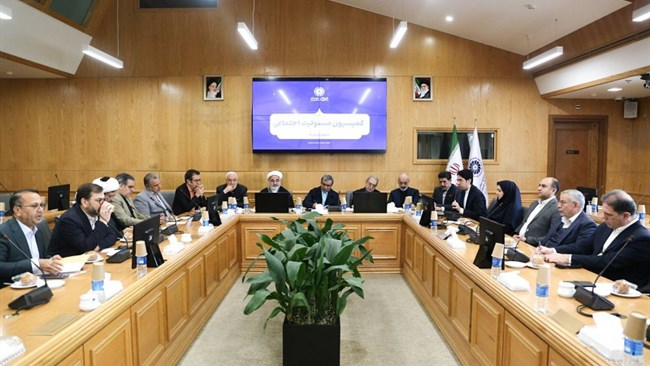 شانزدهمین جلسه کمیسیون مسئولیت اجتماعی اتاق خراسان رضوی با حضور قدیر قیافه، نایب ‌رئیس اتاق ایران و غلامحسین مظفری، استاندار خراسان رضوی، به منظور بررسی ظرفیت پشتیبانی اقتصادی در شرایط اضطرار و بحران برگزار شد.