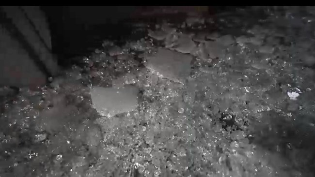 بخش‌هایی از ساختمان‌های اتاق بازرگانی، صنایع، معادن و کشاورزی ایران در پی حمله صبح امروز (چهارشنبه ۱۲ فروردین ماه) دشمن آمریکایی - صهیونی به نقطه‌ای در خیابان طالقانی، آسیب دید.