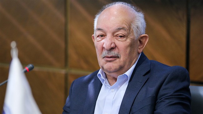 سال ۱۴۰۴ برای اقتصاد پریشان ایران، سالی دشوار و پُرتنش بود؛ با این حال، سنگینی این شرایط برای فعالان اقتصادی خراسان رضوی که عمدتاً صاحبان بنگاه‌های کوچک و متوسط هستند، در ابعادی گسترده‌تر و محسوس‌تر نمود یافت.