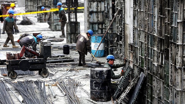 اعضای انجمن تولیدکنندگان و فناوران صنعتی ساختمان و انجمن بهینه‌سازی مصرف انرژی «طراحی یکپارچه» را فرآیندی می‌دانند که از مرحله شکل‌گیری ایده آغاز شده و مشروط به هماهنگی بین حوزه‌های معماری، سازه، تأسیسات و انرژی است.