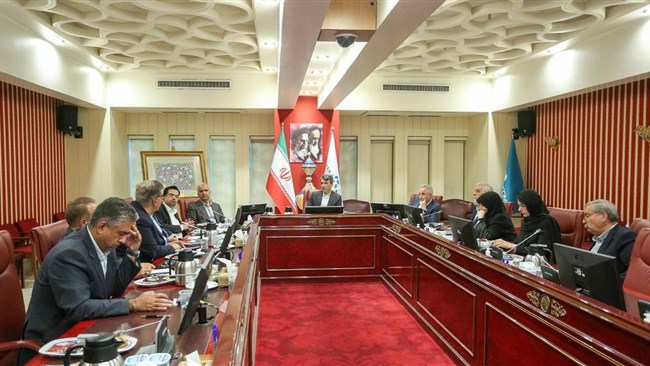 فعالان اقتصادی در نشست اتاق اصفهان نسبت به تشدید چالش‌های تولید، اختلال در زنجیره تأمین، قطعی اینترنتی و پیامدهای سیاست‌های ارزی هشدار دادند و بر ضرورت اتخاذ تصمیمات فوری برای جلوگیری از تعمیق بحران تأکید کردند.