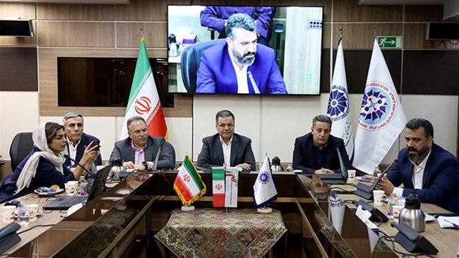 نشست انجمن ملی صنایع پلیمر با هدف بررسی مشکلات واحدهای تولیدی این صنعت برگزار شد.