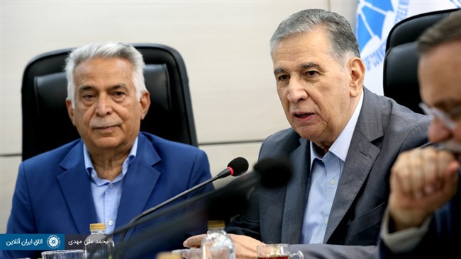 مراسم تکریم رییس سابق مرکز آموزش علمی - کاربردی اتاق بازرگانی، صنایع، معادن و کشاورزی ایران و معارفه سرپرست جدید این مرکز با حضور رئیس، نایب‌رئیس و دبیرکل اتاق ایران و جمعی از چهره‌های دانشگاهی برگزار شد.