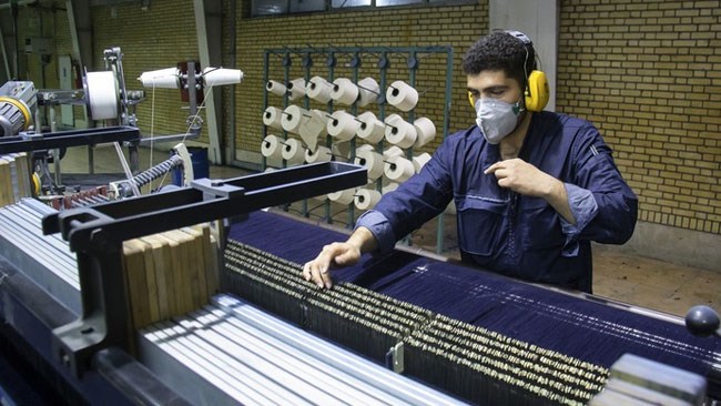 اتحادیه تولید و صادرات نساجی و پوشاک ایران توانست کنسرسیوم صادراتی پوشاک ایران را شکل دهد، برخی از مواد مهم در قانون مبارزه با قاچاق کالا و ارز را اجرایی و طرح‌هایی با هدف تحریک تقاضا و تأمین مالی زنجیره، پیاده کند.