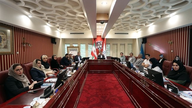 فعالان اقتصادی در نشست هم‌اندیشی بازآفرینی اقتصاد اصفهان با تمرکز بر بررسی چالش‌های ساختاری صنعت طلا، فاصله گرفتن صنعت طلا از تولید و حرکت به سمت سوداگری را مهم‌ترین تهدید این صنعت عنوان کردند.