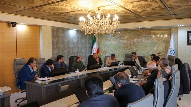 در نشست کارشناسی شورای گفت‌وگوی اصفهان که با تمرکز بر بررسی چالش‌های تولیدکنندگان و صادرکنندگان در حوزه تعهدات ارزی برگزار شد، فعالان اقتصادی نسبت به پیامدهای مقررات فعلی و شرایط حمل‌ونقل هشدار دادند.