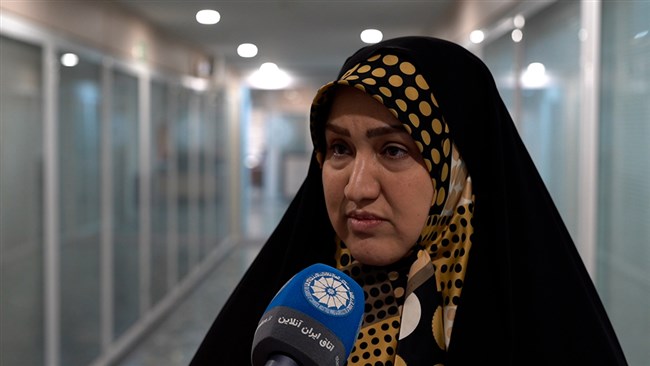 سمیه رفیعی عضو فراکسیون اتاق بازرگانی و اصناف مجلس گفت: اگر دولت دست از اقتصاد و تصدی‌گری بردارد و فقط در حوزه تنظیم گری وارد شود، رونق اقتصادی اتفاق می‌افتد. او تعریف اقتصاد چرخشی برای پایداری اقتصاد را نیز پیشنهاد داد.