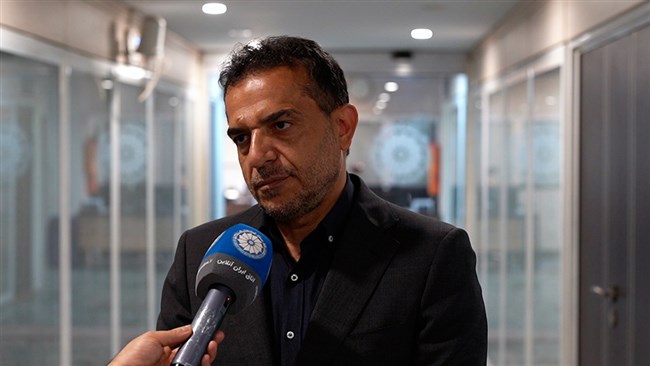 عباس صوفی نماینده مجلس ضمن تأکید بر اهمیت حضور واقعی بخش خصوصی در اقتصاد، تأکید کرد: باید از ظرفیت‌های بخش خصوصی در حوزه‌های مختلف به ویژه در حوزه زیرساخت‌ها و مسکن استفاده کنیم.