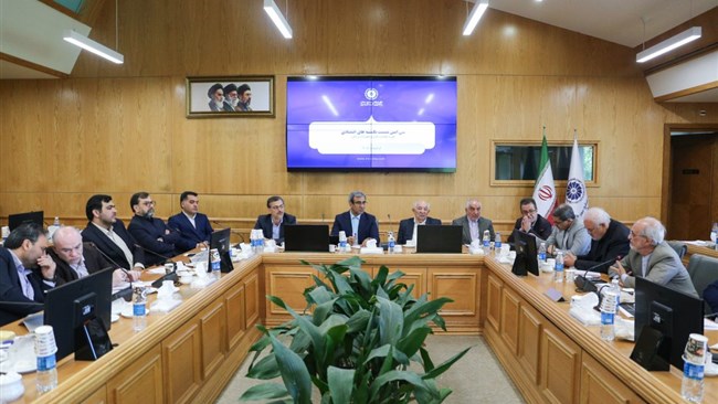 در سی‌امین نشست یکشنبه‌های اقتصادی خراسان رضوی، مهم‌ترین مسائل زنجیره تامین دارو، صنعت داروسازی و تجهیزات پزشکی و همچنین راهکارهای مدیریت مصرف و کاهش هدررفت منابع در این حیطه مورد بحث قرار گرفت.