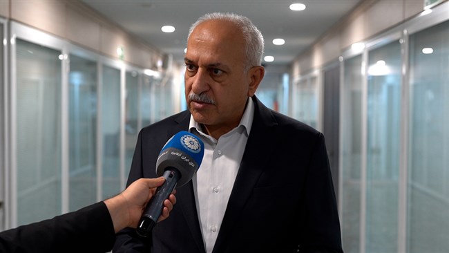 کیوان کاشفی عضو هیات رئیسه اتاق ایران با تمرکز بر سیاست‌های تجاری و نظام حمل‌ونقل، گفت: باید به سمت تسهیل تأمین مواد اولیه تولید با اولویت برویم و در حوزه حمل‌ونقل نیز باید تعریف کریدورهای جدید را دستور قرار دهیم.