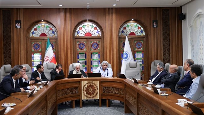 رئیس اتاق بازرگانی یزد با اشاره به شرایط ویژه اقتصادی کشور، بر لزوم تصمیم‌گیری فوری و هدفمند برای مدیریت فعالیت صنایع و حمایت از تولیدکنندگان تأکید کرد.