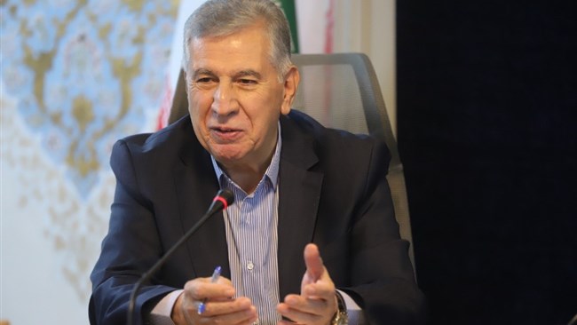 رییس اتاق ایران در پیامی نوشت: جامعه کارگری کشورمان، متعهدانه نشان دادند که با ایران دوستی و وطن پرستی، پرچم افتخار ایران در عرصه تولید ملی را برافراشته نگاه می‌دارند و نقشه‌های شوم دشمن را نقش بر آب می‌نمایند.