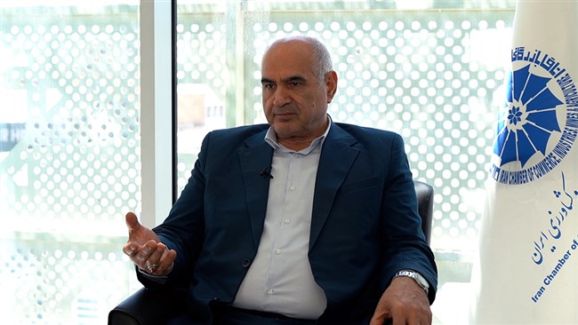 عبدالله مهاجر دارابی عضو هیات رئیسه اتاق ایران وظیفه دولت را تسهیل‌گری و وظیفه بخش خصوصی را حرکت دانست و معتقد است زمان، مولفه کلیدی است و باید با تکیه بر ظرفیت‌های موجود، تجارت را تسهیل و روند تامین نیاز را تسریع کرد.