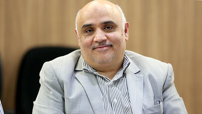 محمود تولایی رئیس اتاق کاشان در یادداشتی نوشت در سالی گذشت برای کاهش وابستگی صنایع استان به شبکه سراسری برق، اقداماتی صورت گرفت و برای تنظیم‌گری بازار و تثبیت زنجیره تولید فرش ماشینی برنامه‌ریزی شد.