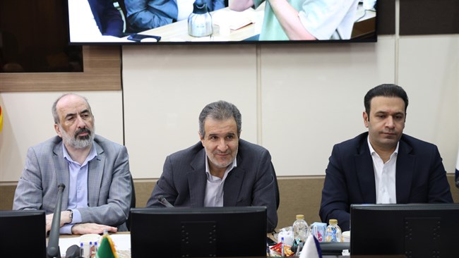 رئیس کمیسیون صنعت اتاق ایران، با تأکید بر لزوم تسهیل در امر واردات و تخصیص ارز، خواستار تمدید قوانین تسهیلگر تولید با توجه به انقضای آن‌ها از 9 خرداد شد.