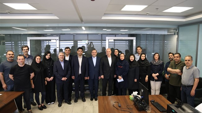 ابوالفضل روغنی گلپایگانی، دبیرکل اتاق بازرگانی، صنایع، معادن و کشاورزی ایران روز یکشنبه 27 اردیبهشت ماه همزمان با روز ارتباطات و روابط عمومی، با حضور در جمع فعالان روابط عمومی اتاق ایران، این مناسبت را گرامی داشت.