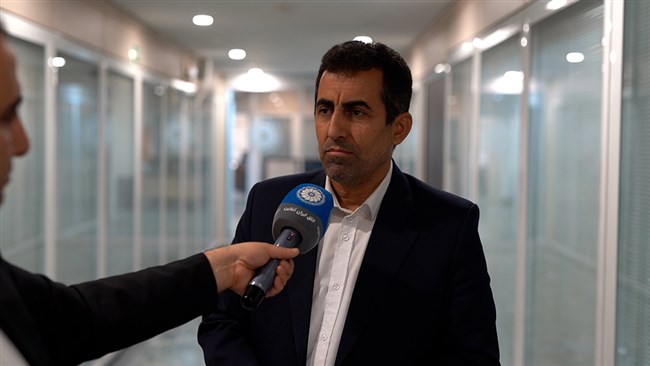 محمدرضا پورابراهیمی رئیس کمیسیون اقتصادی مجمع تشخیص مصلحت نظام گفت: قوانین اقتصادی باید متناسب با شرایط، به‌روز شوند. رویکرد شورای عالی امنیت ملی، همواره حمایت از اقتصاد است و با همین رویکرد امکان حل مسائل وجود دارد.