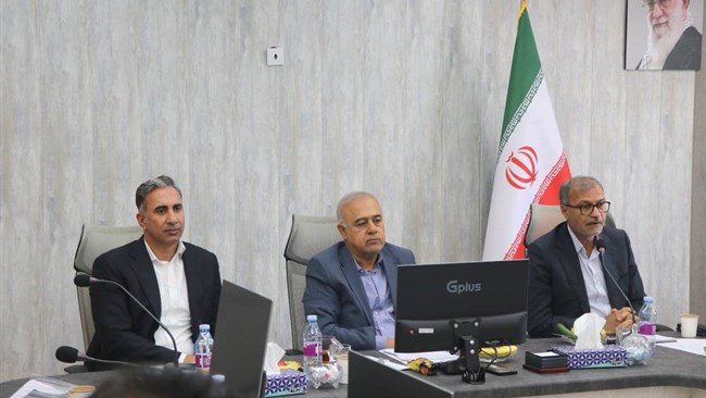 در نشست شورای گفتگوی هرمزگان اعلام شد: برای صیانت از اشتغال و تولید در شرایط جنگ، مقرر شد با تشکیل قرارگاه اقتصادی، مشکلات معیشت دریانوردان، جایگزینی کریدورها و انتقال کالا با شناورها پیگیری و حل اختلاف شود.