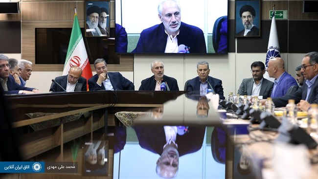 در نشست هم‌اندیشی رییس سازمان برنامه و بودجه و فعالان بخش خصوصی، با اشاره به انتخاب مرز بازرگان به‌عنوان پایلوت اصلاحات گذرگاه‌های مرزی، راهکارهای بخش خصوصی برای حل مشکلات این مرز مورد بررسی قرار گرفت.