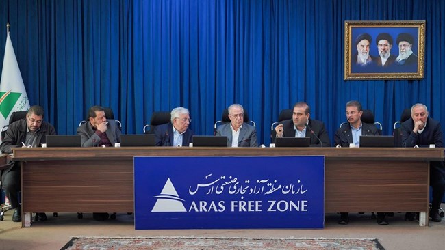 در نشست مشترک رئیس اتاق تبریز با مسئولان استان آذربایجان‌شرقی با حضور معاون امور اقتصادی استانداری و مدیرعامل منطقه آزاد ارس، راهکارهای تأمین مواد اولیه و تسهیل واردات کالاهای اساسی بررسی شد.