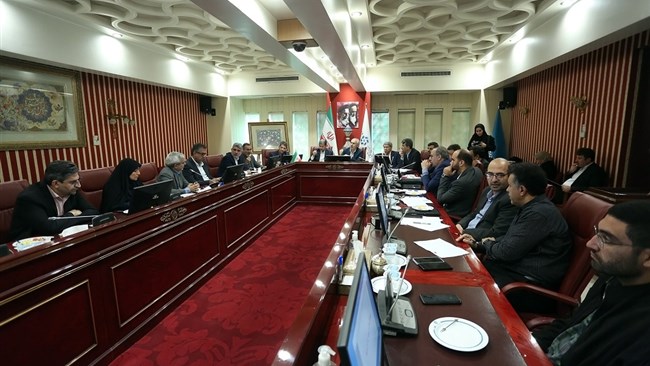 فعالان اقتصادی اصفهان در نشست با معاون رئیس‌جمهور و رئیس سازمان برنامه و بودجه کشور، راهکارهای عملیاتی برای بازسازی واحدهای تولیدی آسیب‌دیده از حوادث اخیر را ارائه کردند و خواستار تسهیل فرآیندهای مالی شدند.