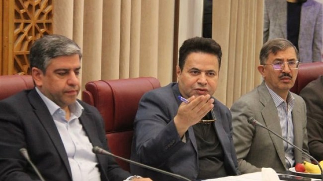 نایب‌رئیس اتاق ایران با استقبال از تفویض اختیارات ویژه رئیس‌جمهور به استانداران برای تسهیل فعالیت‌های تولیدی، تأکید کرد که اثربخشی این سیاست‌ها در گرو اصلاح رویه‌های ارزی و بانکی است.