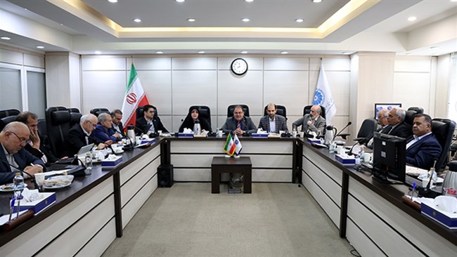 رئیس کمیسیون انرزی اتاق ایران گفت: یکی از پیشنهادات کمیسیون این است که مدارس غیرحضوری باشند و از محل صرفه‌جویی سوخت، زیرساخت‌های آموزشی اصلاح شوند تا بدون آسیب به نظام تحصیلی، از بحران انرژی عبور کنیم.
