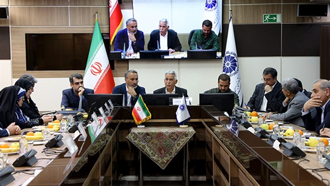 محمدرضا بهرامن نایب‌رئیس اتاق ایران در نشستی با اعضای کمیسیون عمران مجلس گفت: آنچه امروز دنبال می‌کنیم، بهترین راه برای تأمین کالاهای اساسی است، در کنار آن مدیریت بهای تمام‌شده و حفظ قدرت رقابت نیز اهمیت دارد.