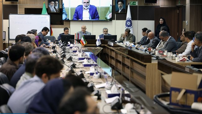 در نشست هم‌اندیشی کمیسیون انرژی و صنعت اتاق مشترک بازرگانی ایران و روسیه، مشکلات و چالش‌های تجارت و دو کشور، فرصت‌های موجود و راهکارهای توسعه مناسبات اقتصادی دوجانبه مورد بحث و بررسی قرار گرفت.