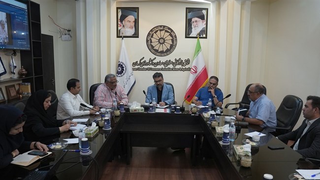 رئیس کمیسیون صنعت اتاق کرمان از پیگیری اخذ مجوز کارنه تیر از سوی اتاق کرمان به عنوان هاب کارنه تیر جنوب شرق کشور خبر داد و اظهار کرد: باید واحدی در این ارتباط در اتاق کرمان تشکیل شده و کلاس های آموزشی برگزار شود.