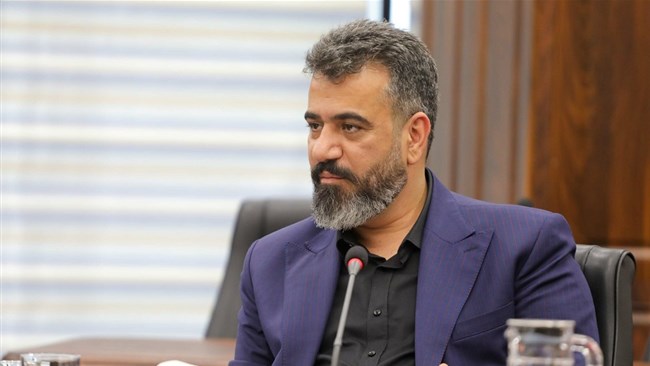نمایندگان بخش خصوصی استان قم با اشاره به اثر نوسانات اقتصادی و تصمیمات خلق‌الساعه بر تولید، تجارت و خدمات، بر ضرورت پیش‌بینی‌پذیری اقتصاد، کاهش ریسک کسب‌وکار و ارائه راهکارهای عملی برای حمایت از بنگاه‌ها تأکید کردند.