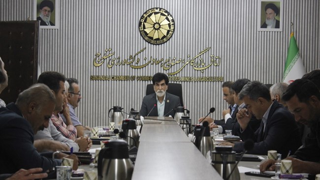 در نشست کمیسیون کشاورزی، محیط زیست و صنایع وابسته اتاق سنندج، ضمن تشریح طرح کریدور سبز کردستان، بر ضرورت استفاده از ظرفیت‌های این طرح برای ورود به میدان رقابت‌های اقتصادی جهان تاکید شد.
