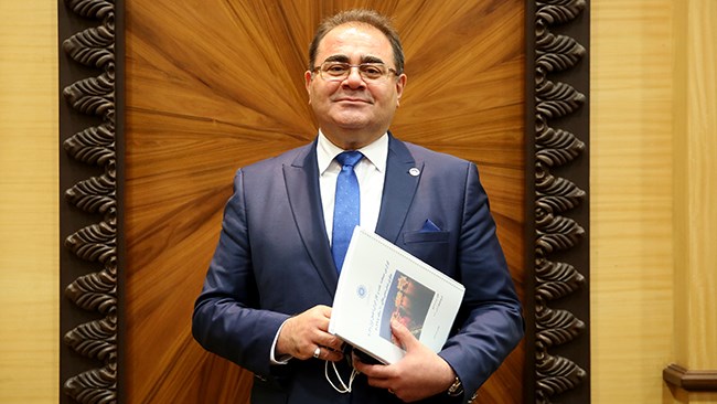 آرش نجفی رئیس کمیسیون انرژی اتاق ایران از حذف جریمه مالیاتی شرکت‌های تولیدکننده برق تجدیدپذیر در راستای جلوگیری از جریمه شدن تولیدکنندگان به دلیل ناهماهنگی‌های سامانه‌ای، خبر داد.
