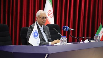 دستیار اجتماعی رئیس‌جمهور ادعای برخی مبنی بر هدف قراردادن جمهوری اسلامی ایران در جنگ را دروغ خواند و گفت: هدف جنگ، پاشیده شدن سرزمینی ایران است.